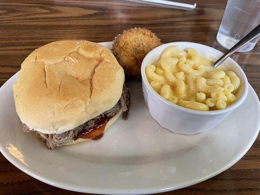 BBQ sandwich and Mac & cheese