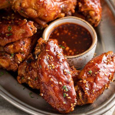 Sriracha wings (Hot & Spicy)