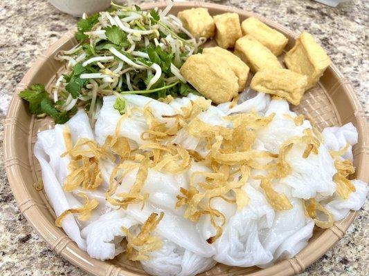 Vegetarian banh cuon