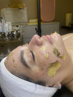 24k gold Korean facial