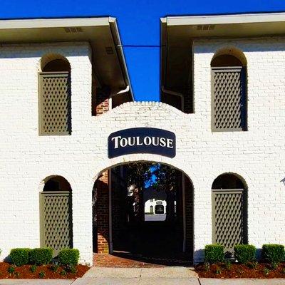 Nestled in the Toulouse Building at Orleans Place off of Kaliste Saloom Rd.