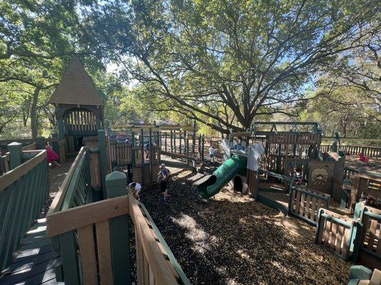 What a beautiful park, lots of shade!