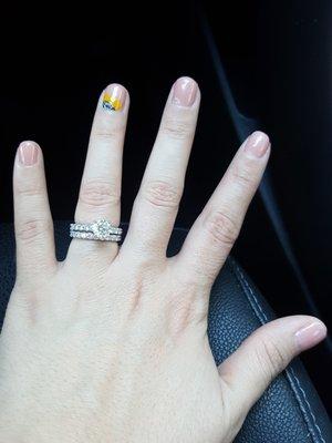 Sunflower gel manicure!