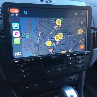 Sony 9" Apple CarPlay & Android Auto System - google maps and Waze maps available in this BMW X3