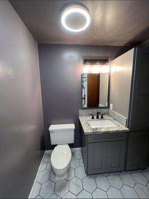 Very stylish bathroom