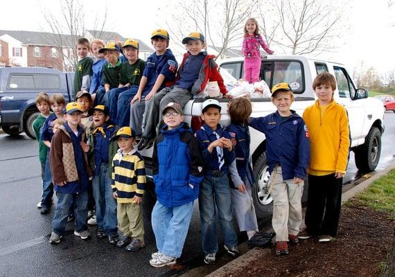 Cub Scout Den #10 collecting food for the Frederick Food Bank