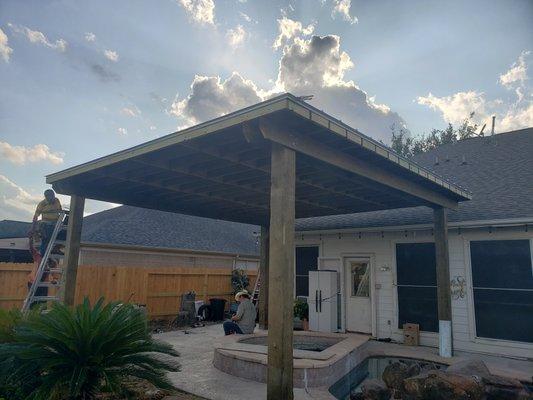 20'x28' patio cover with standing seam metal roof!