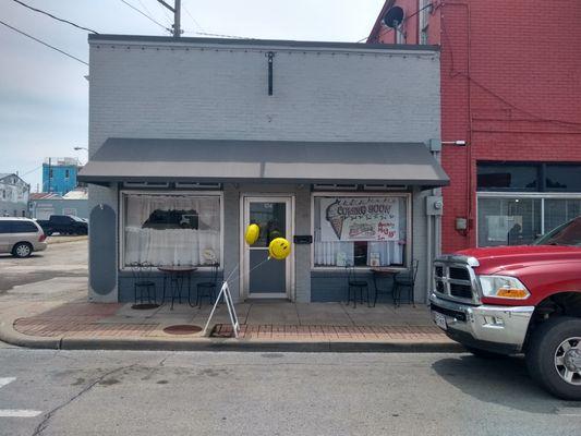 The Pint Sized Ice Cream Shop