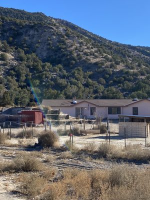 S Ojo Caliente/: 5 BR/ 3BR w garden and animal spaces. Close to Hot Springs and Espanola. Great for a family!