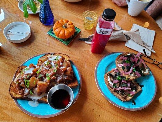 Apple pie french toast and open-faced mushroom MMT