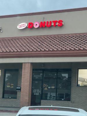 Front of the new donut shop