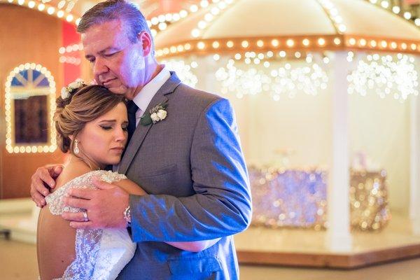 Father & Daugther dance.