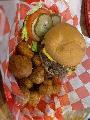 Cheeseburger with fried mushrooms