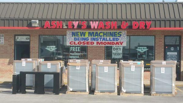 On October 10, 2016 all of our 30 LB, 40 LB and 60 LB COMMERCIAL EXTRACTORS (WASHERS) were replaced. Come give them a spin!!!