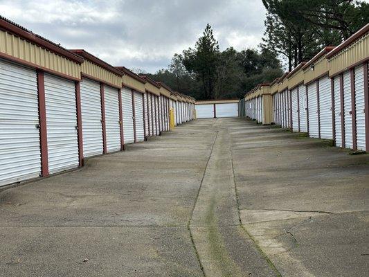 Exterior access self storage units