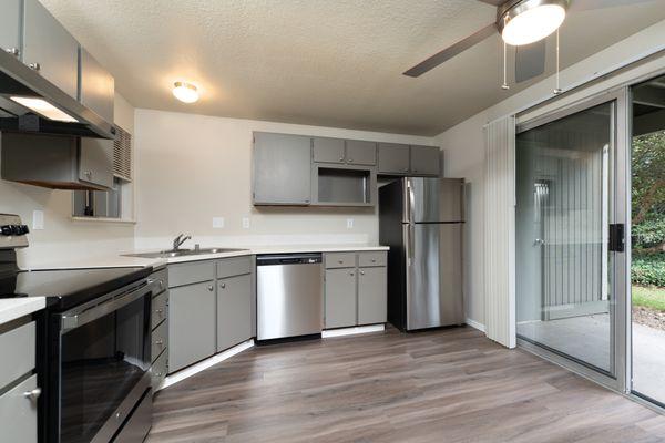 1 Bed / 1 Bath - Standard - 750 sq ft