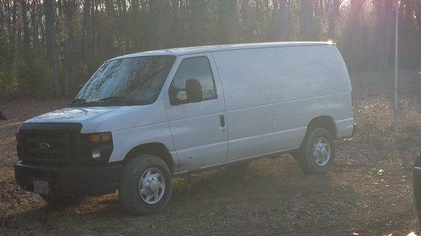 2008 ford F250 3/4 ton cargo van Engine is knocking has 4.6 L gas selling as is 3000 dollars