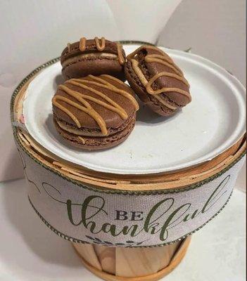 Chocolate peanut butter macarons