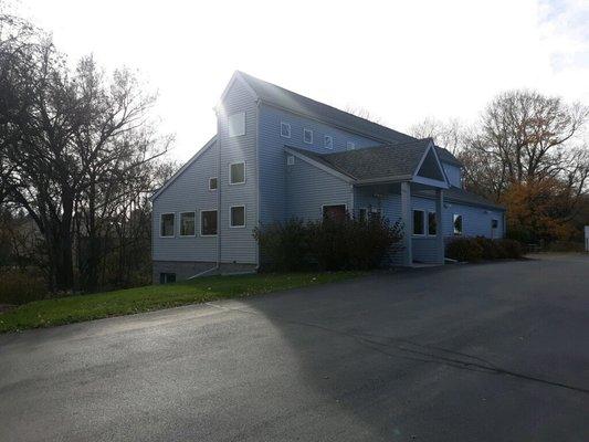 Versiti Blood Center of Wisconsin, West Bend Donor Center Exterior