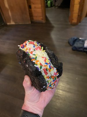 Ice cream sandwich