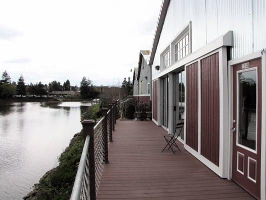 watch the egrets and herons as the go by while you do yoga or tai chi--spectacular!!!