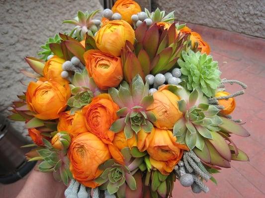 gorgeous citrus tones with succelents from the garden...