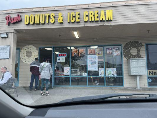 Pam's Donuts & Ice Cream