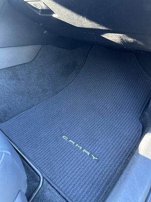 Deep detail package, finished in passenger footwell.