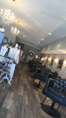 6 talented stylist ready to make you look & feel your best!