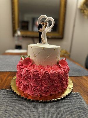 Our wonderful wedding cake!!