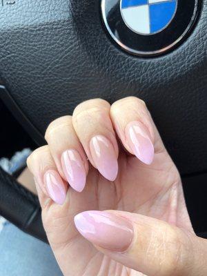 Pink and nude dip ombré nails !