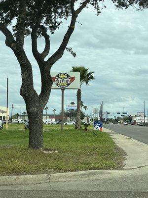 VALVOLINE EXPRESS CARE/RGV Tire Pros/ Auto Stutz Service, idk what they're actually called :/