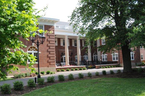 Exterior of the Shelbyville Campus. This is the historic part of the building.