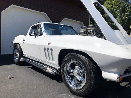 This beautifully shiny corvette got all chrome and stainless metal polished along with a wash, clay bar, and wax.