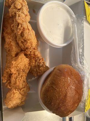 4 pc Tenders with mash potatoes with a roll