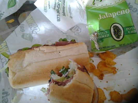 Great roast beef sandwich..... but the bag of chips here? Someone put tape  on the hole in the bag.......SAD!!!!!!