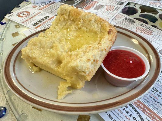 Pannukakku with sauce on the side