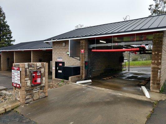 Red's Touchless and Self-Serve Car Wash