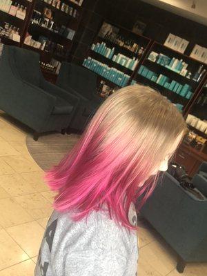 A beautiful vivid color Balayage on short hair.