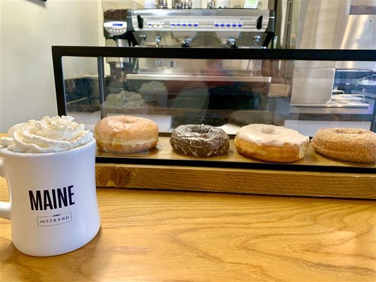 Fresh Lovebirds Donuts!