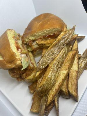 Chicken sandwich w/ steak fries