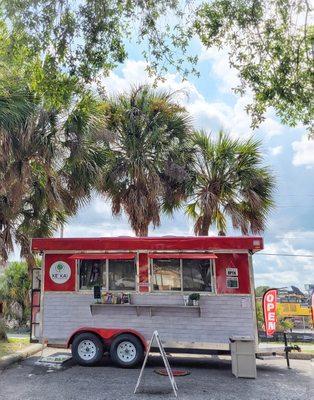 Food Trucks, empanadas shop, vegetarian options, sandwiches, latin bowl, natural juice.