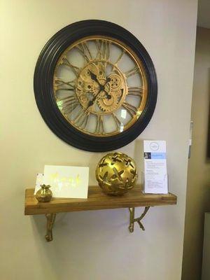 Classic clock at Van Hala Dental Group located just a few paces to the south of Hudson Clock Tower