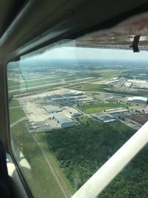 Before landing, view of the hangar!