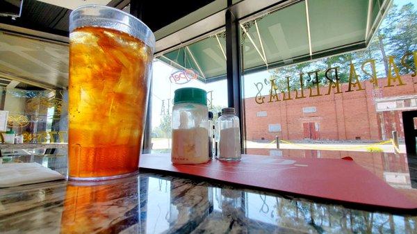 Unsweet ice tea at PAPARELLA'S PIZZA in Woodbury, Georgia.