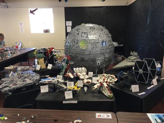 A Lego Deathstar!!!!!