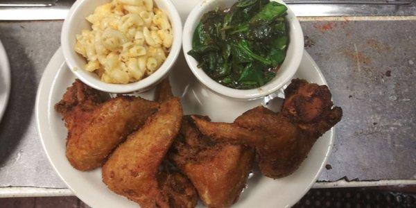 Chicken Wings Mac & Cheese and Spinach