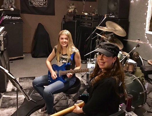 Guitar lessons in San Diego at Laura Christine's Guitar Studio. Working with super-talented guitar student, Lauren!