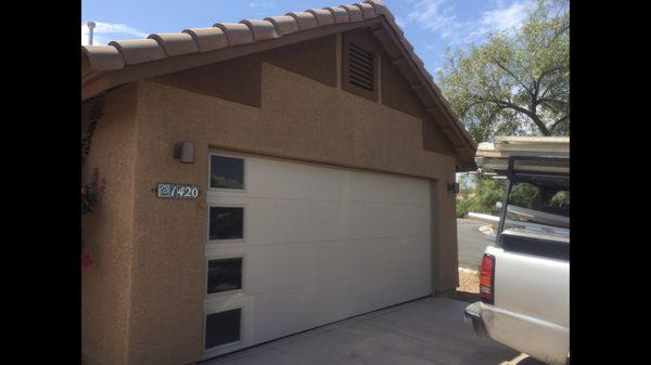 Clopay Garage Door
 Modern series. La Reserve