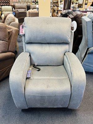 New recliner lift chairs in stock. Var. styles,
colors and sizes to choose from.